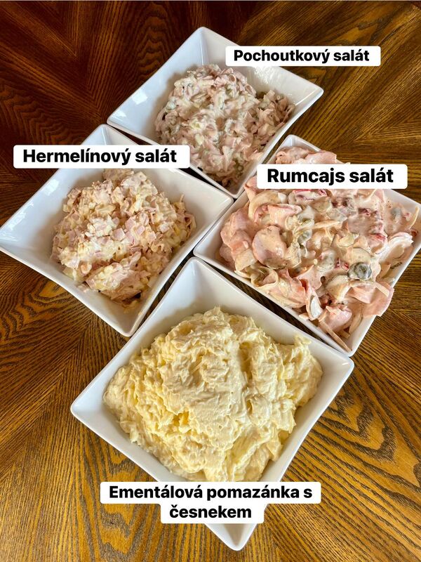 Výběr domácích salátů